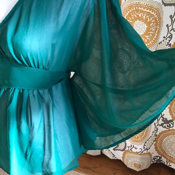 Sale ✅ Green Blouse - Picture 4 of 7